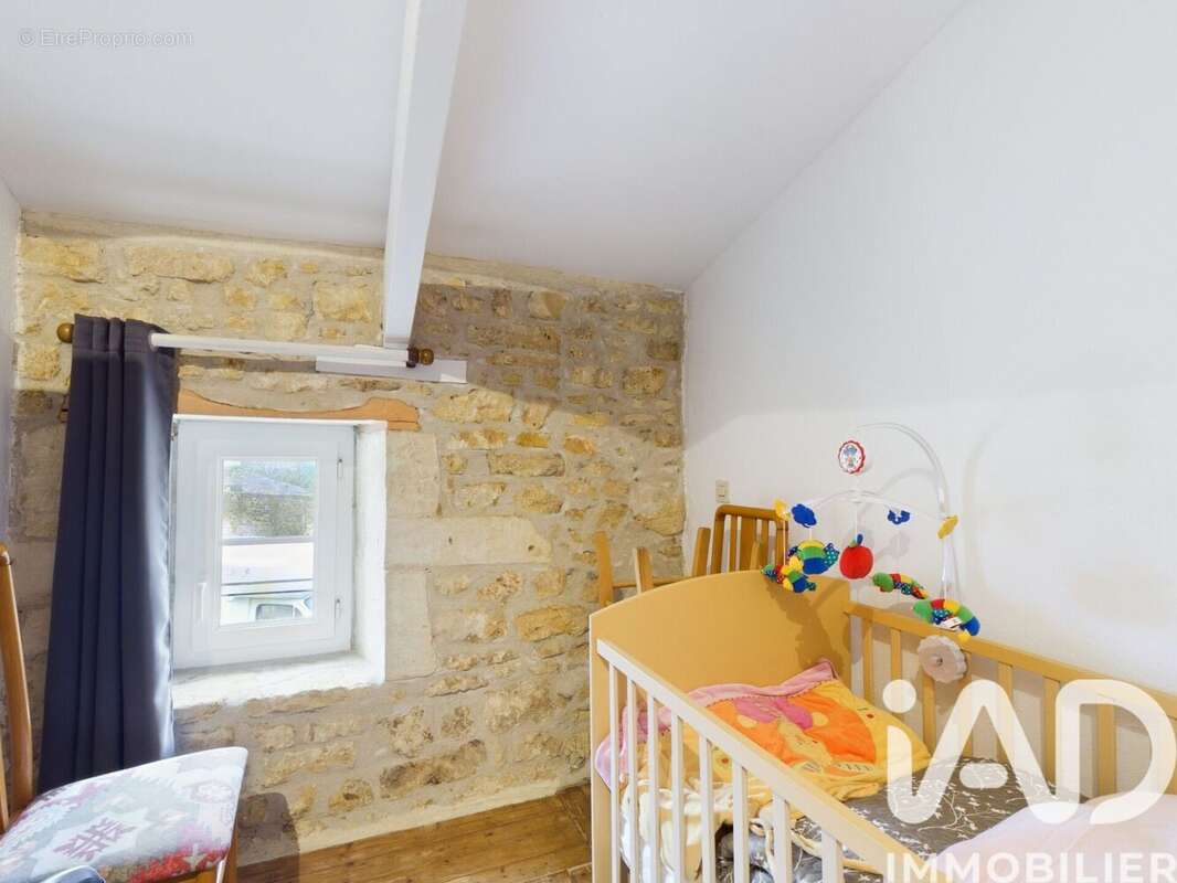 Maison 291 m² à Saint-Palais-De-Phiolin  - photo 3