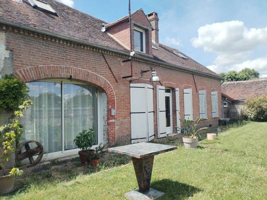 Maison à EGREVILLE
