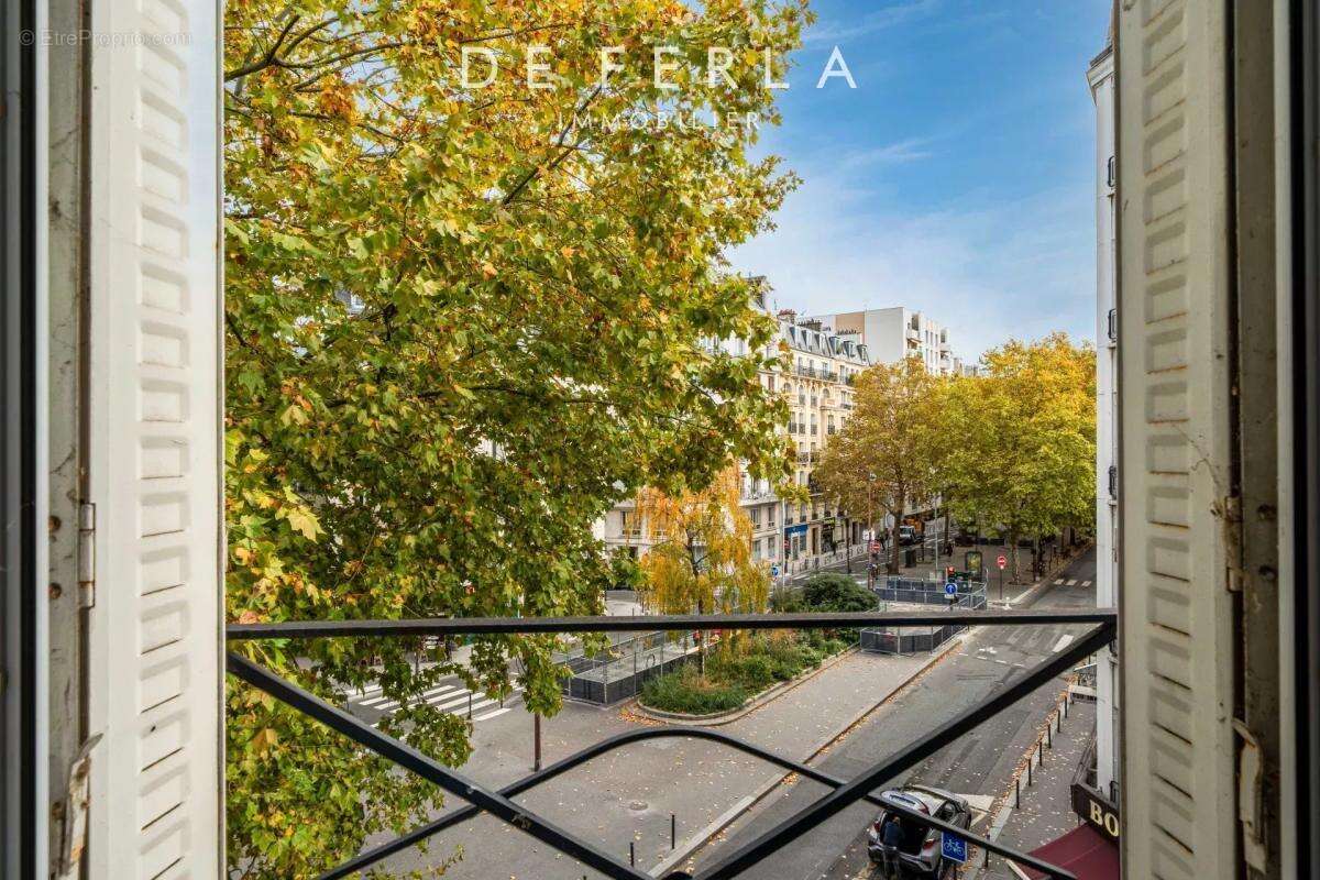 Appartement à PARIS-14E