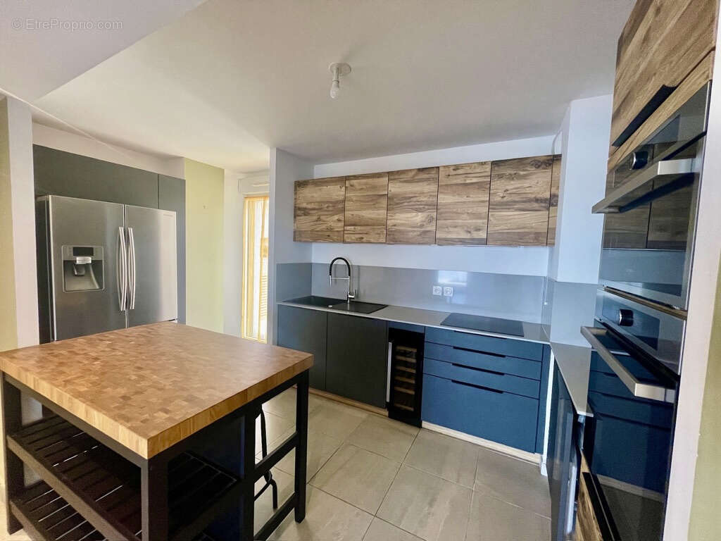 Appartement à SAINT-LAURENT-DU-VAR