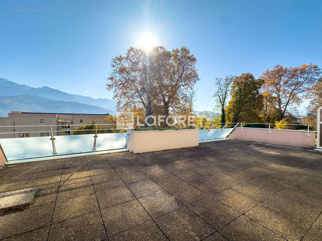 Appartement à SAINT-ISMIER