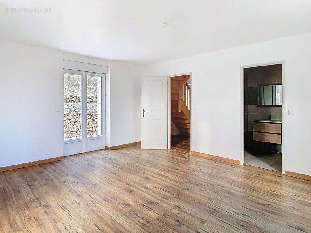 Maison à LE BUISSON-DE-CADOUIN