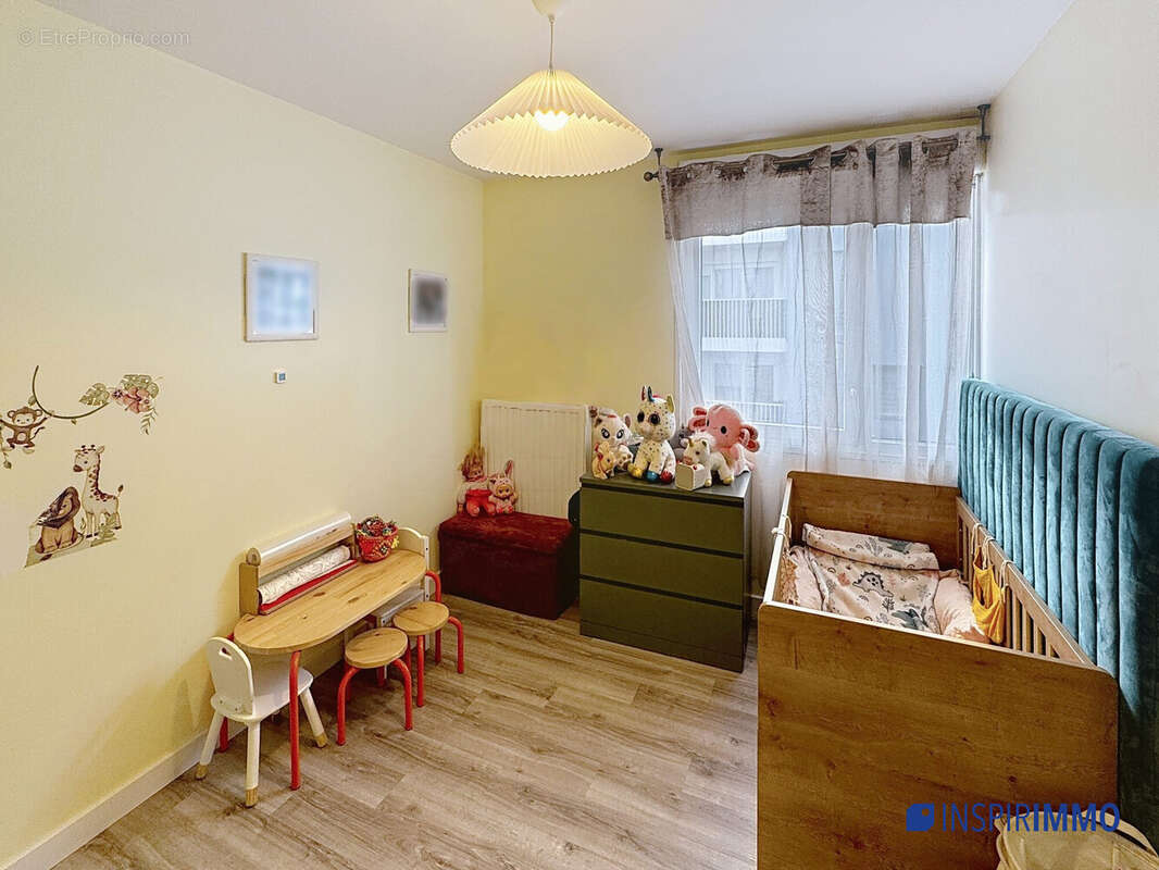 chambre  - Appartement à CARRIERES-SOUS-POISSY