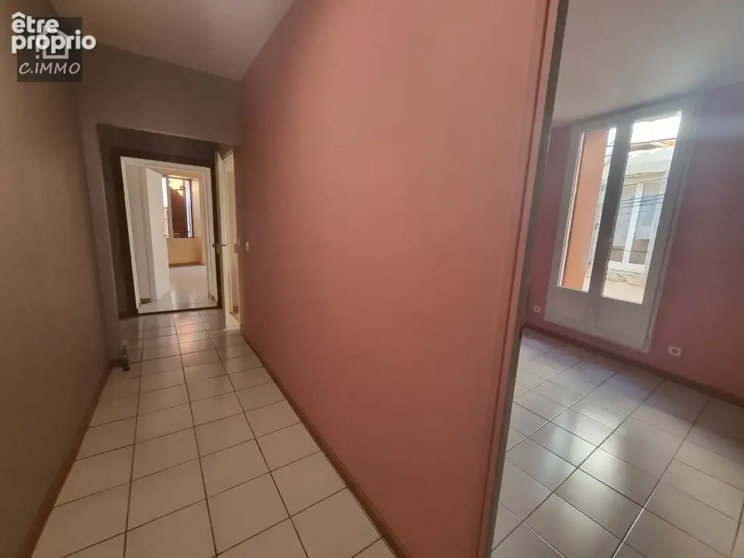 Très grande maison de village de type 4 avec garage de 30 m2 et balcon - photo 5