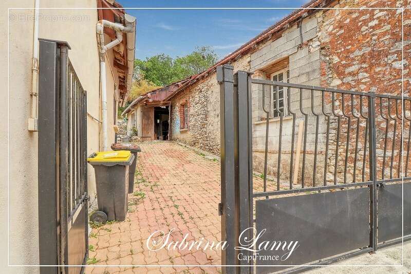  Maison avec dépendance à fort potentiel – Loisy-en-Brie (51130) - Jardin - Terrasse - photo 12