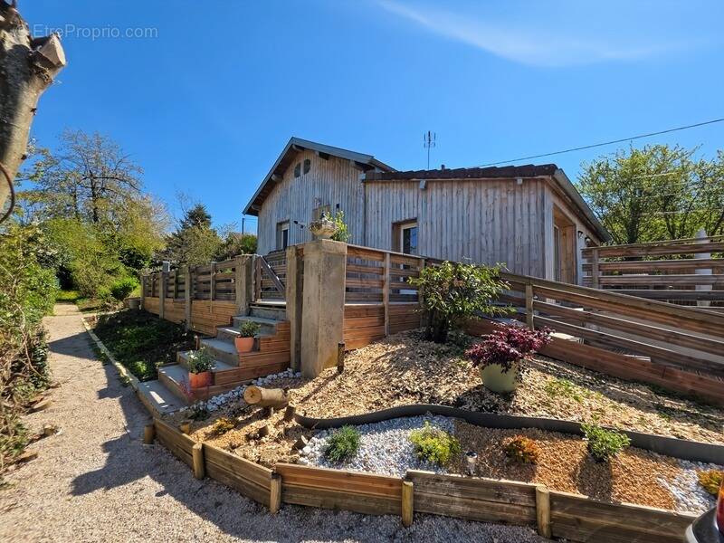Maison à LONS-LE-SAUNIER