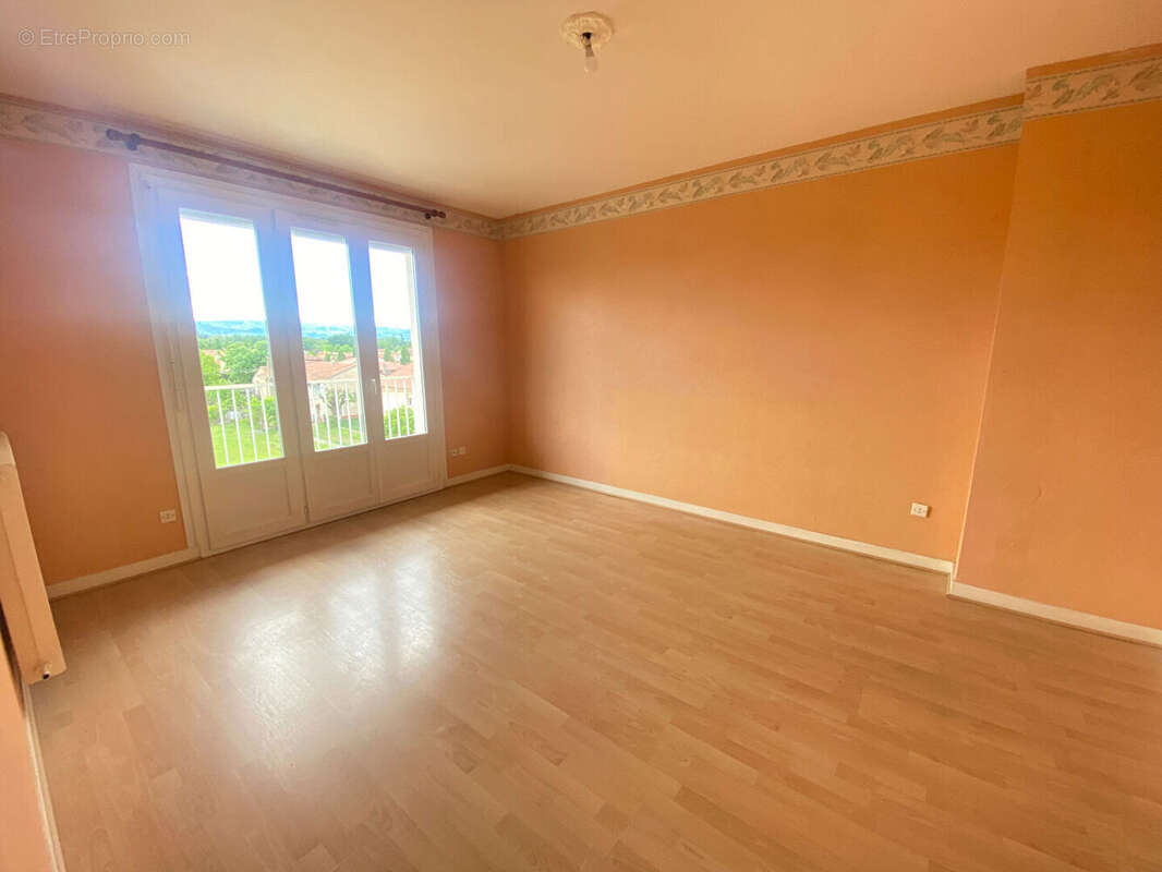 Appartement à LE COTEAU
