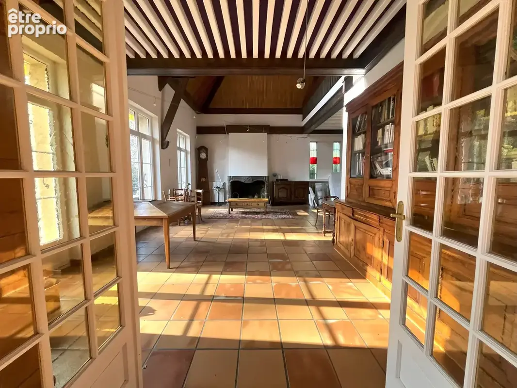 Sur les hauteurs de Chamalières Grande Villa 300m2 et un Appartement de 70m2 Indépendant sur 1753m2 de terrain - photo 2
