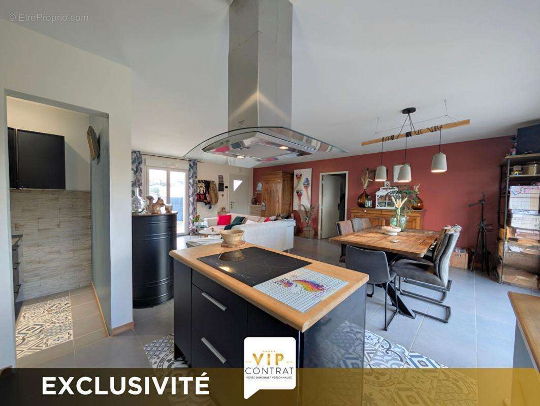 Maison à BRIZAMBOURG