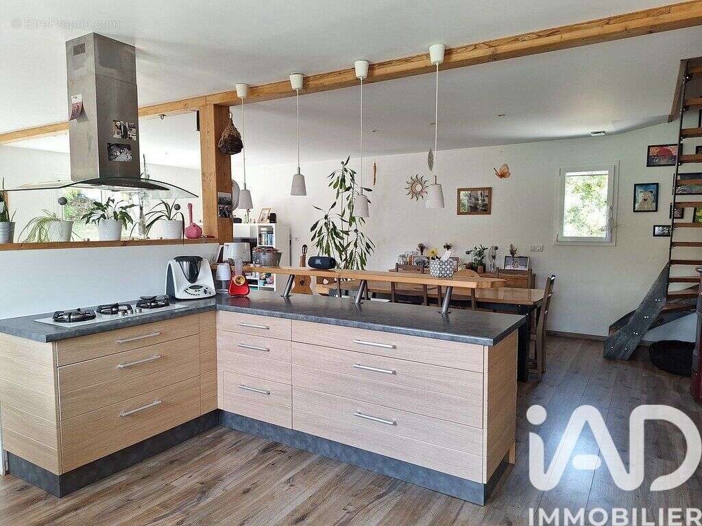 Maison 155 m² à Saint-Beauzely  - photo 9
