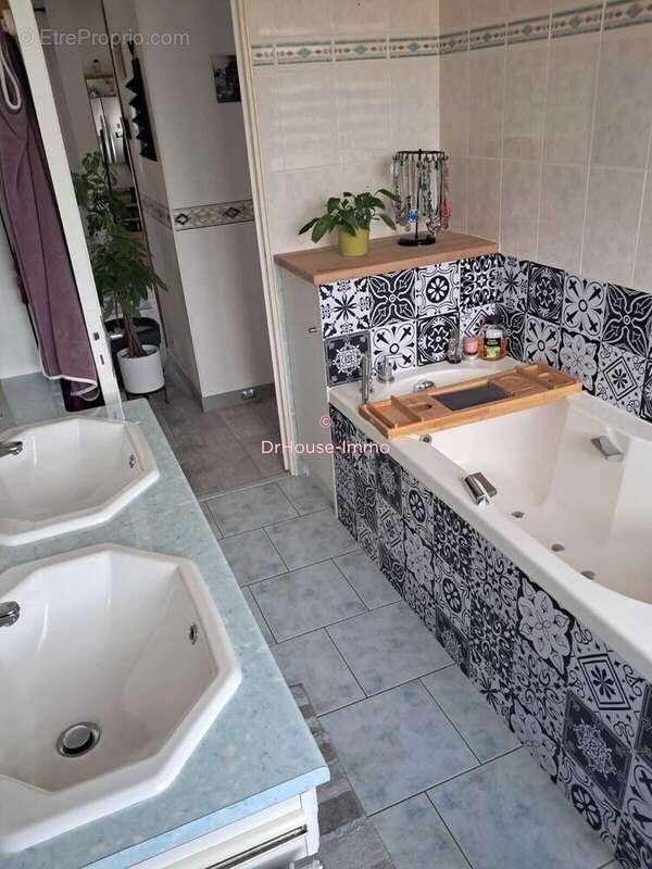 Maison 129 m² à Change  - photo 18