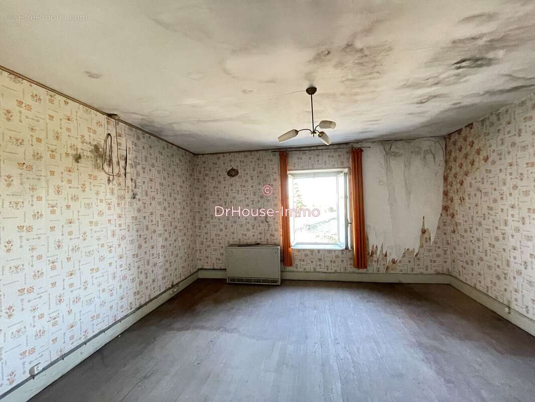 Appartement 300 m² à Escles  - photo 32