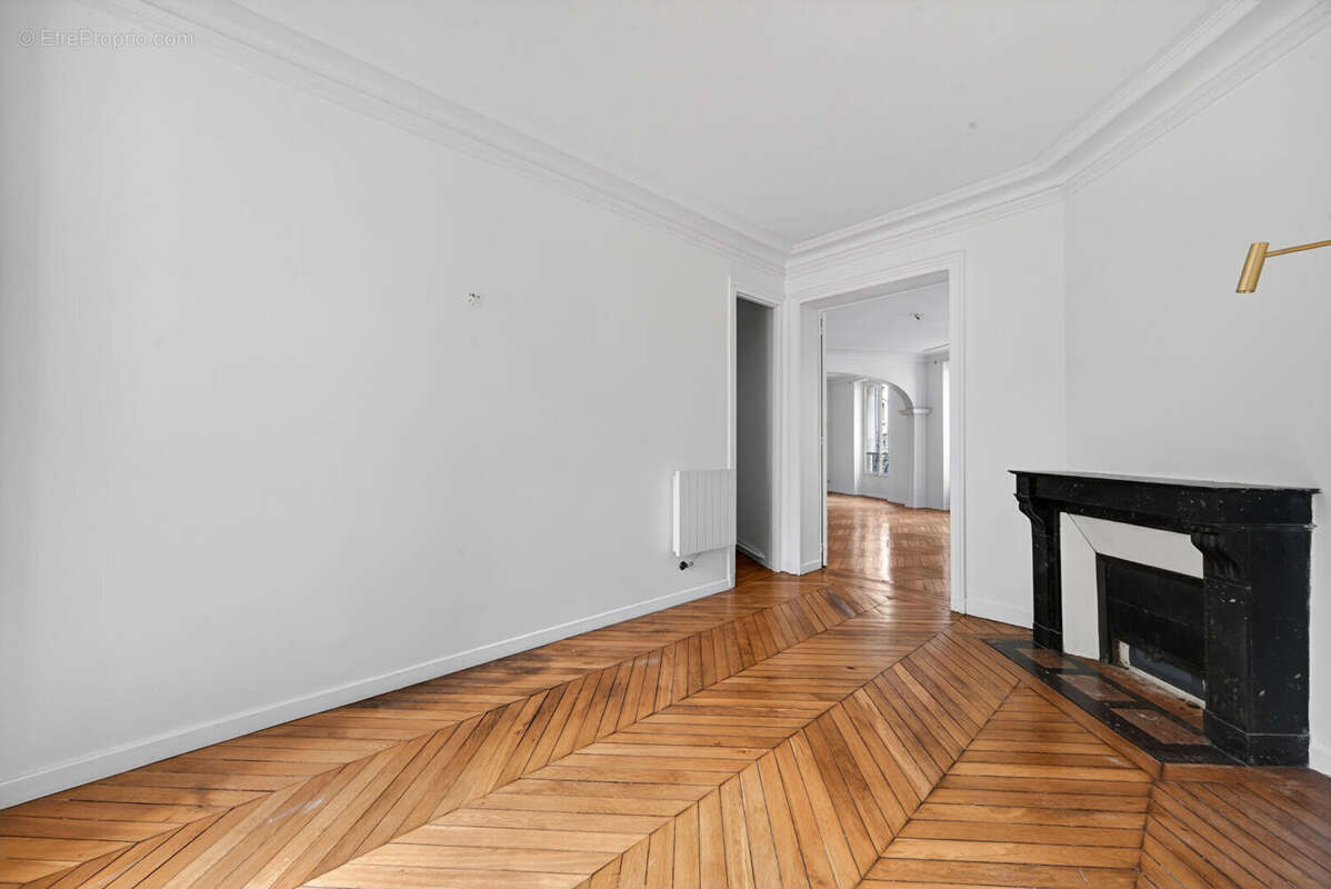 Appartement à PARIS-10E