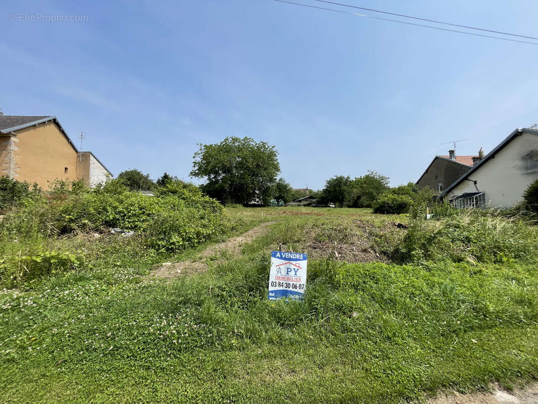 Terrain à ATHESANS-ETROITEFONTAINE
