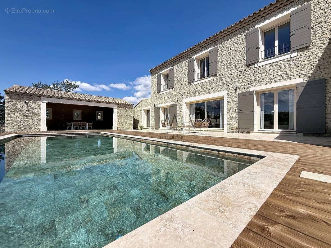 Maison à GORDES