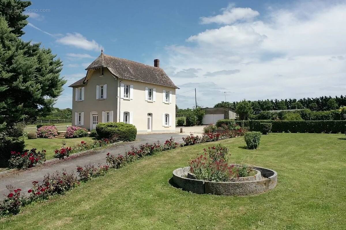 Maison à SAINT-PIERRE-SUR-DIVES