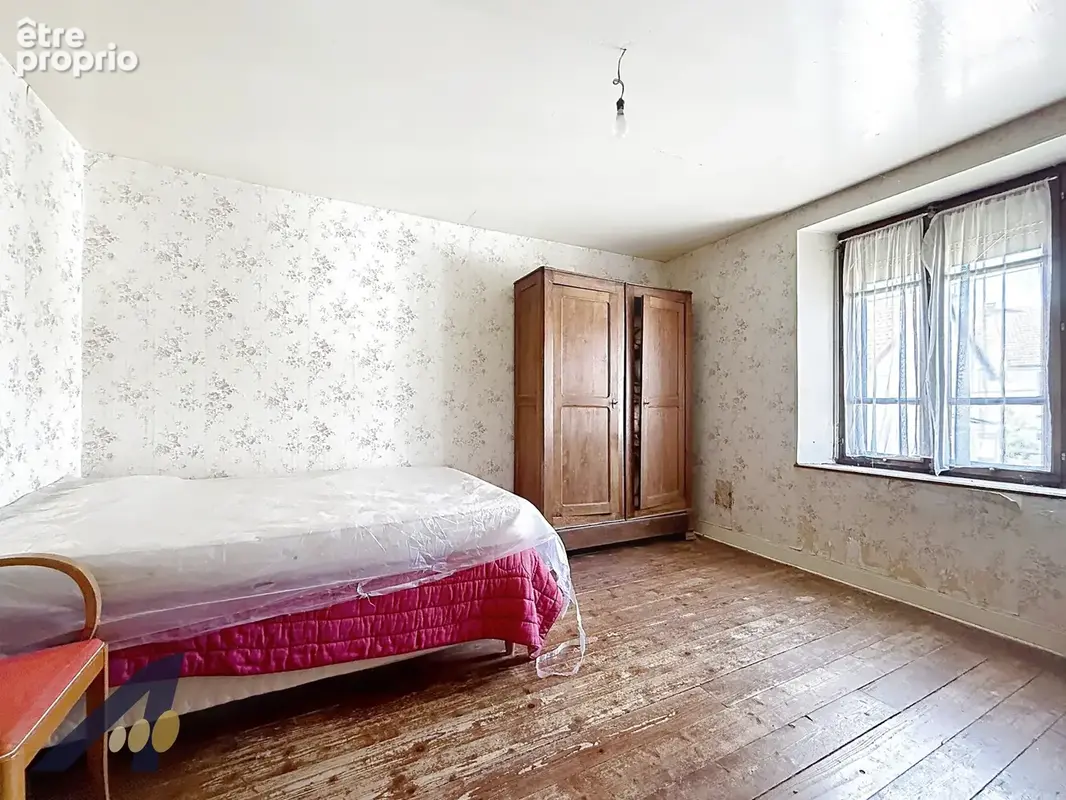 Belle opportunite - maison a renover avec beau terrain. - photo 6
