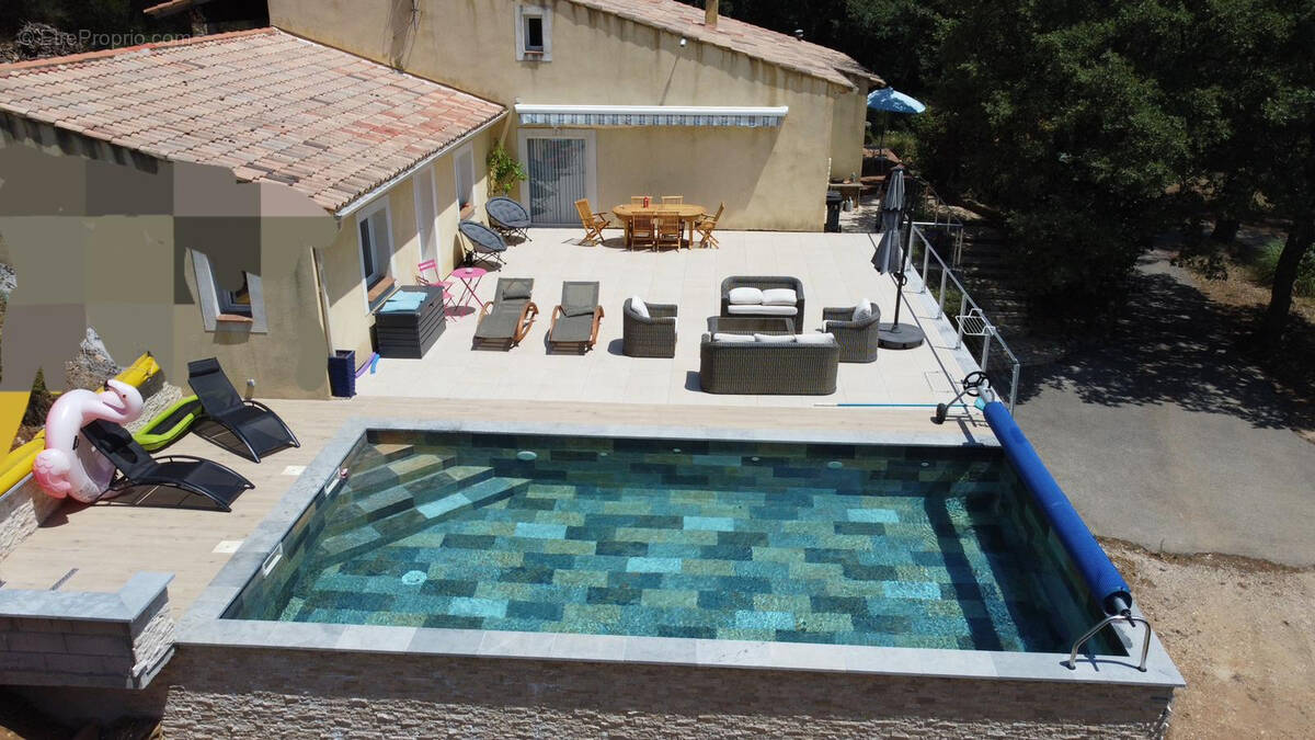 Maison à EVENOS