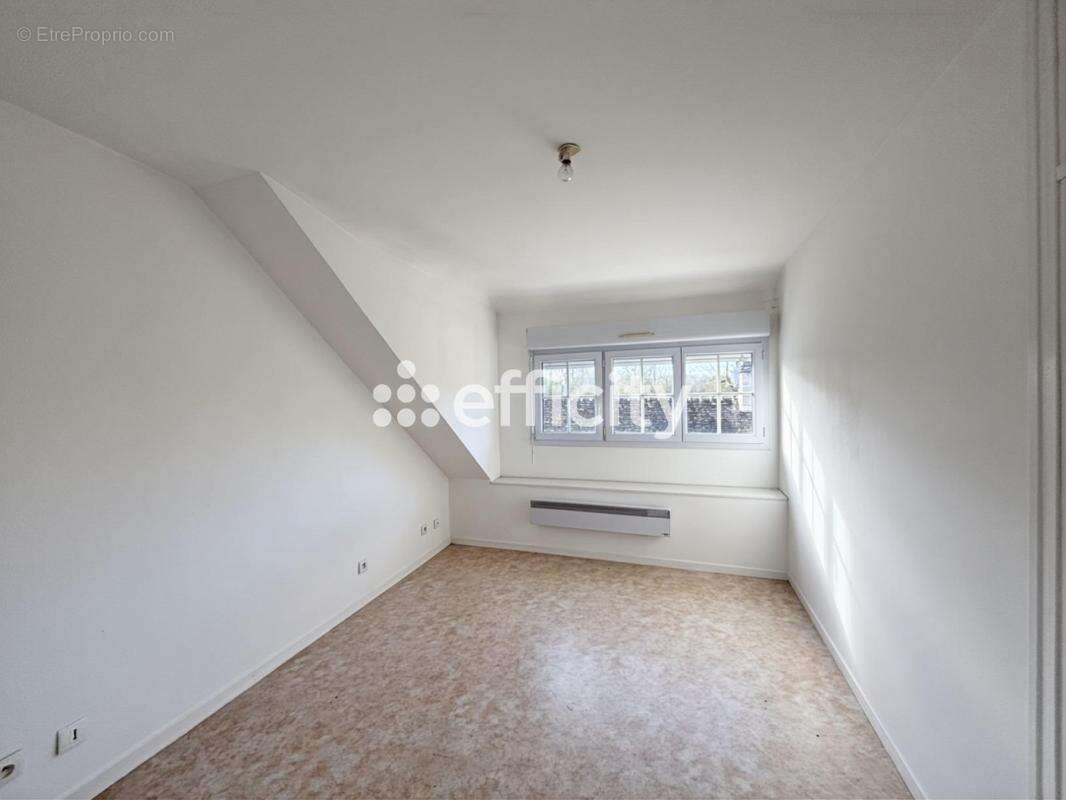 Appartement à MONT-L'EVEQUE