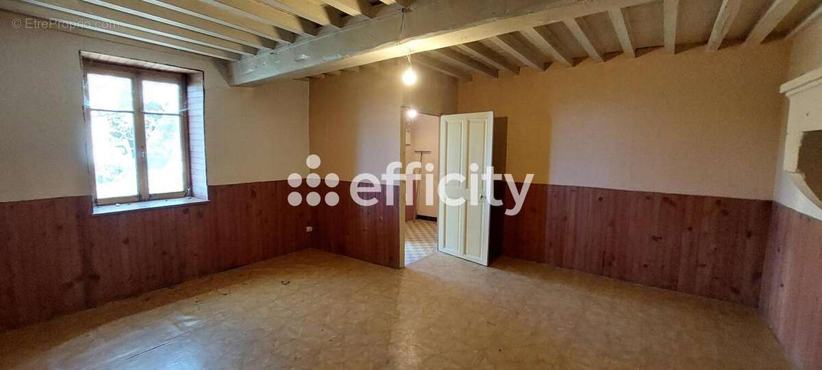 Maison à MONSTEROUX-MILIEU