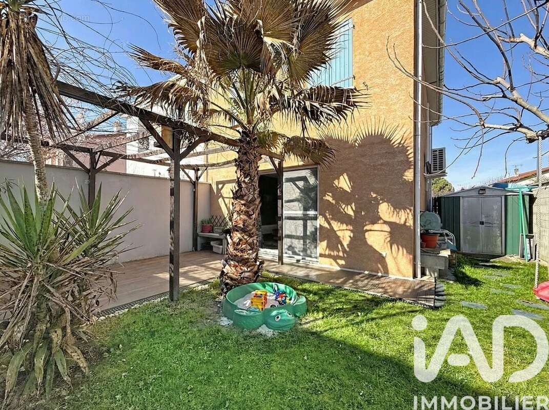 Photo 2 - Maison à VAULX-EN-VELIN