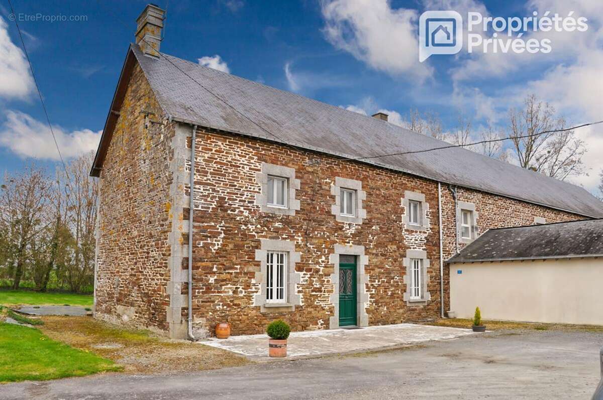 Maison à MONTENAY