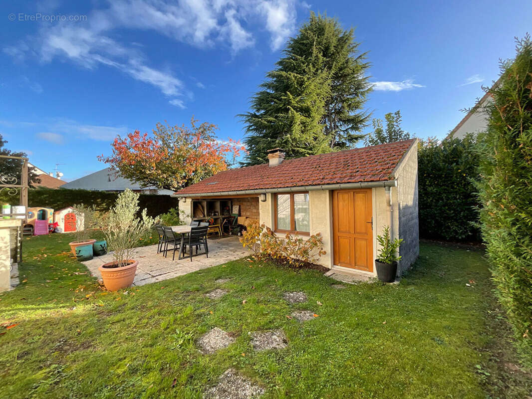 Maison à MAURECOURT