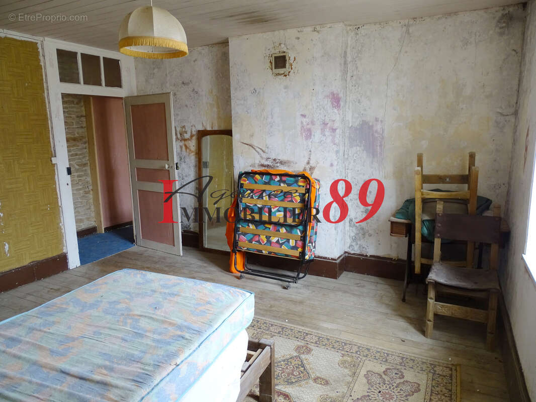 Maison à MONTIGNY-SUR-AUBE