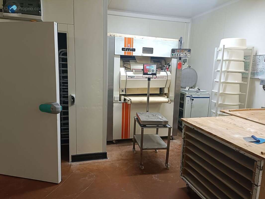 Commerce à CANET-DE-SALARS