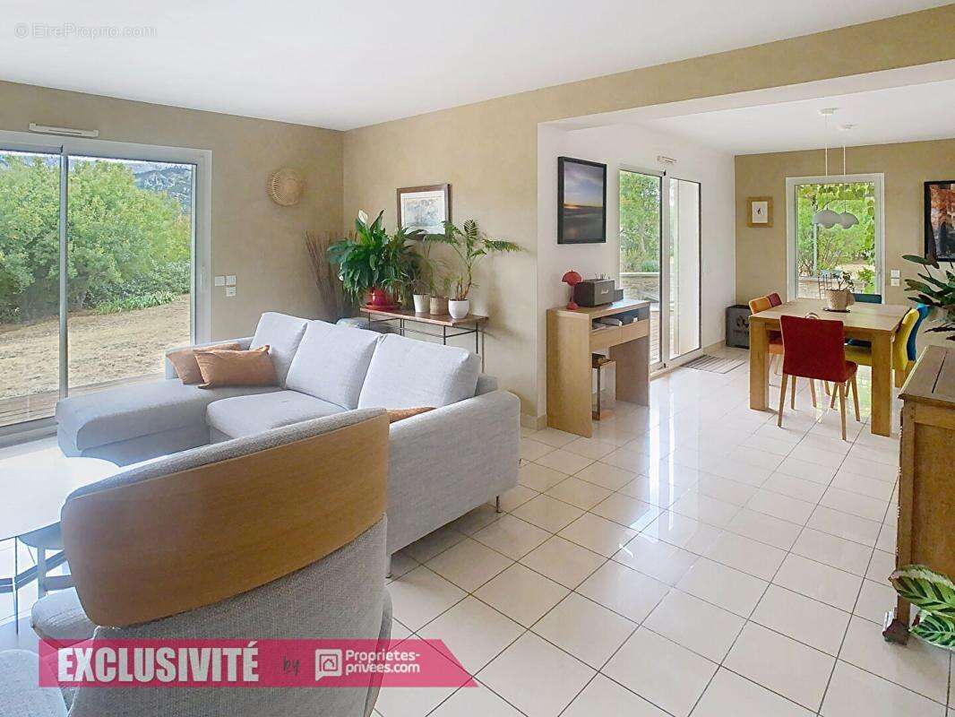 Maison à PLAN-D'AUPS-SAINTE-BAUME