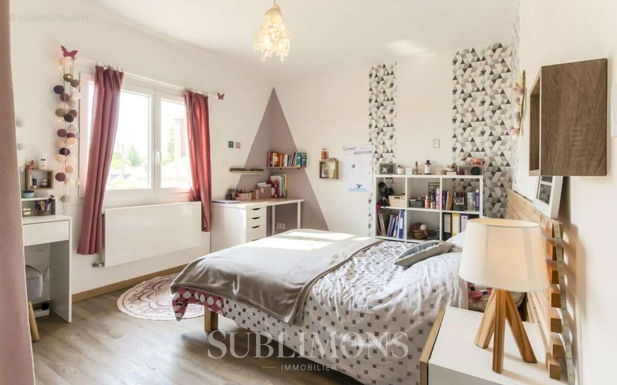Maison à LA TRINITE-SURZUR