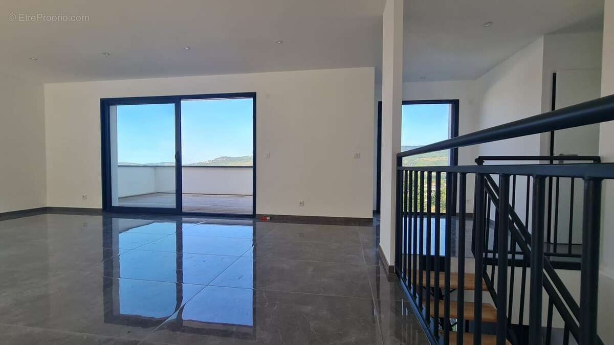 Maison à LES MARTRES-DE-VEYRE