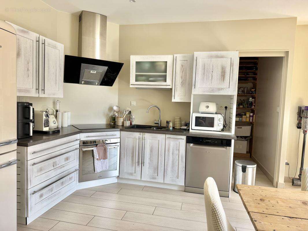 Appartement à MONTROND-LES-BAINS