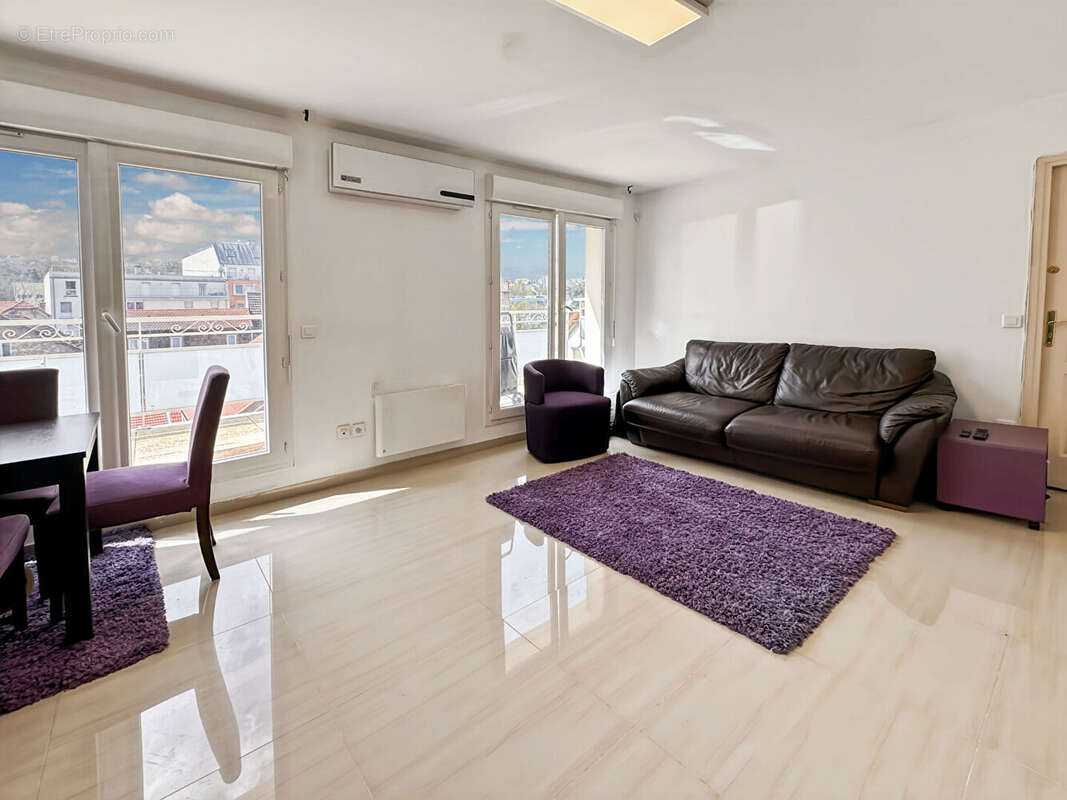 Appartement à ROSNY-SOUS-BOIS