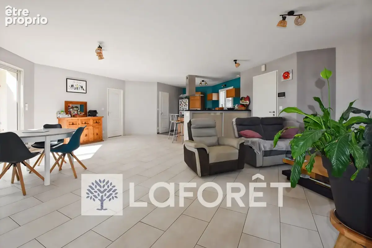 Maison  plain-pied  de 2015  à GEMOZAC (17260) 4 pièce(s) 103 m2 - photo 4