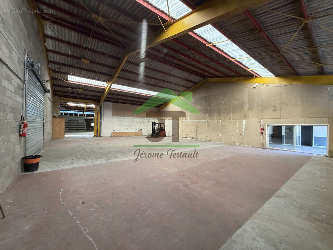 CHATEAUDUN (Forte visibilité) Bâtiment industriel - photo 3