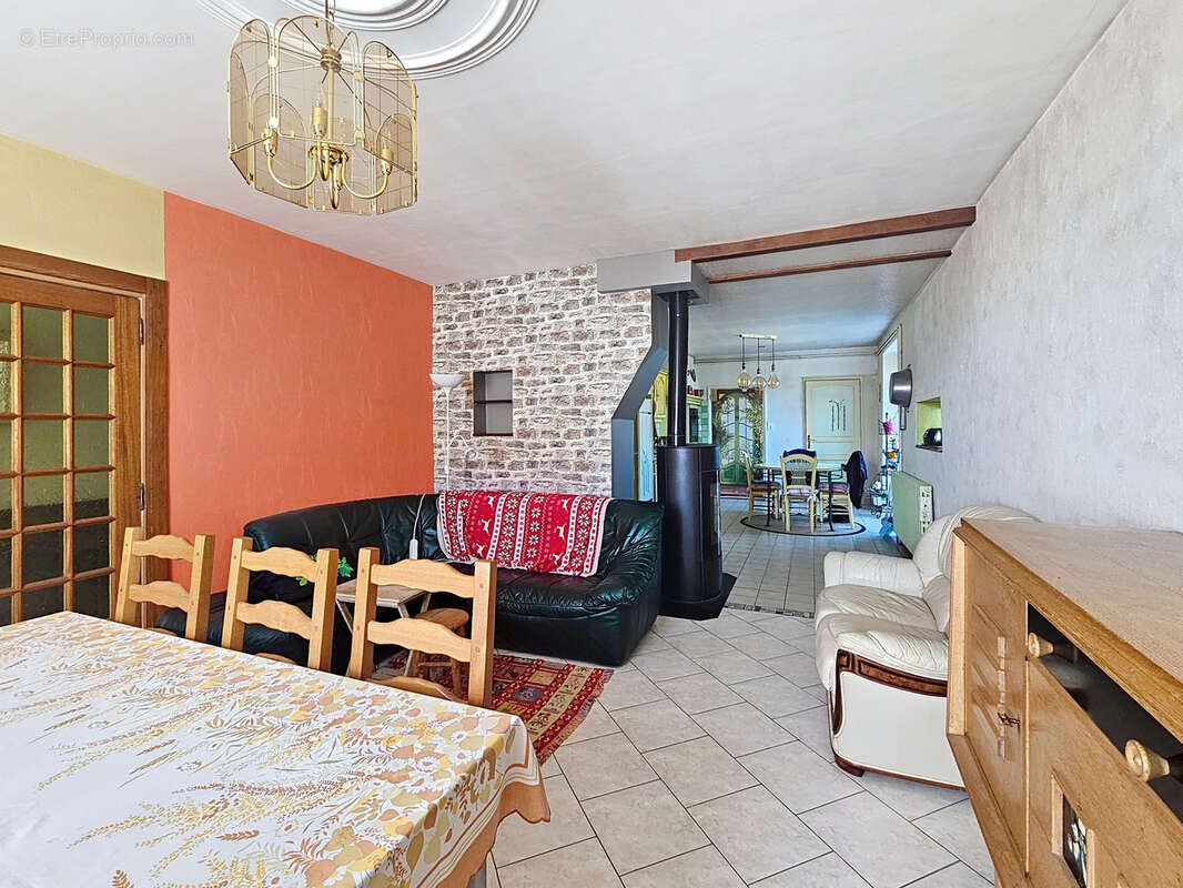 Maison à DOMPCEVRIN