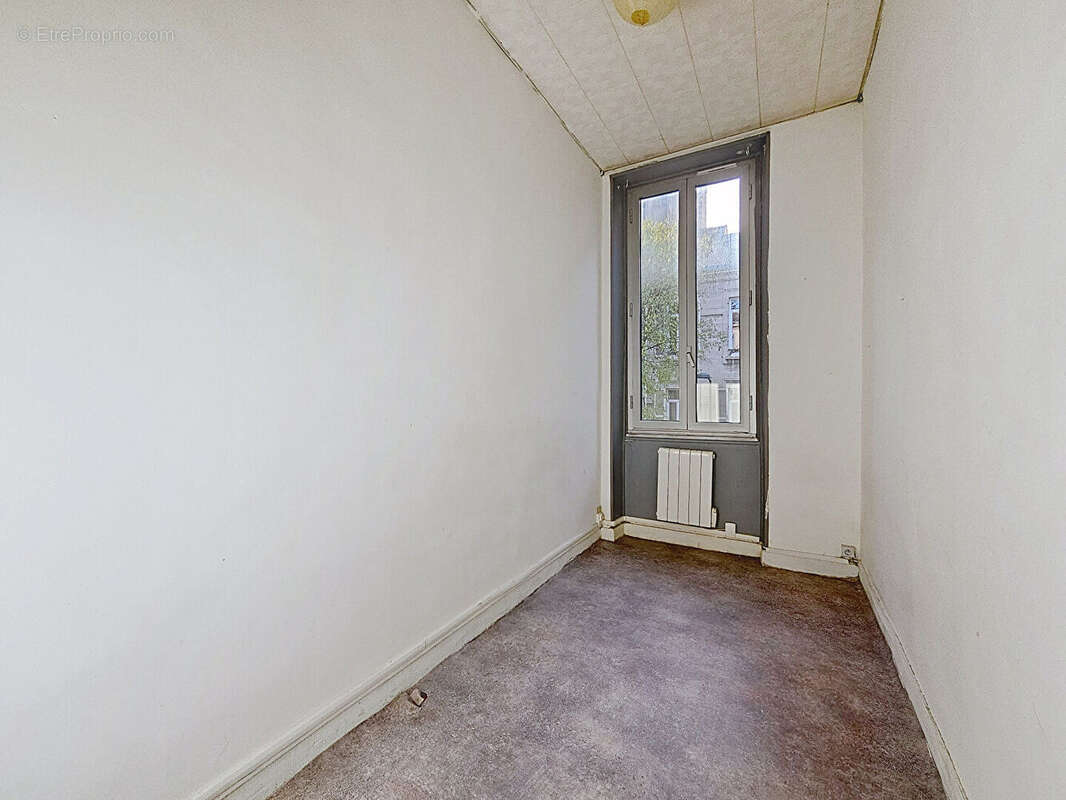 Appartement à MARSEILLE-1E