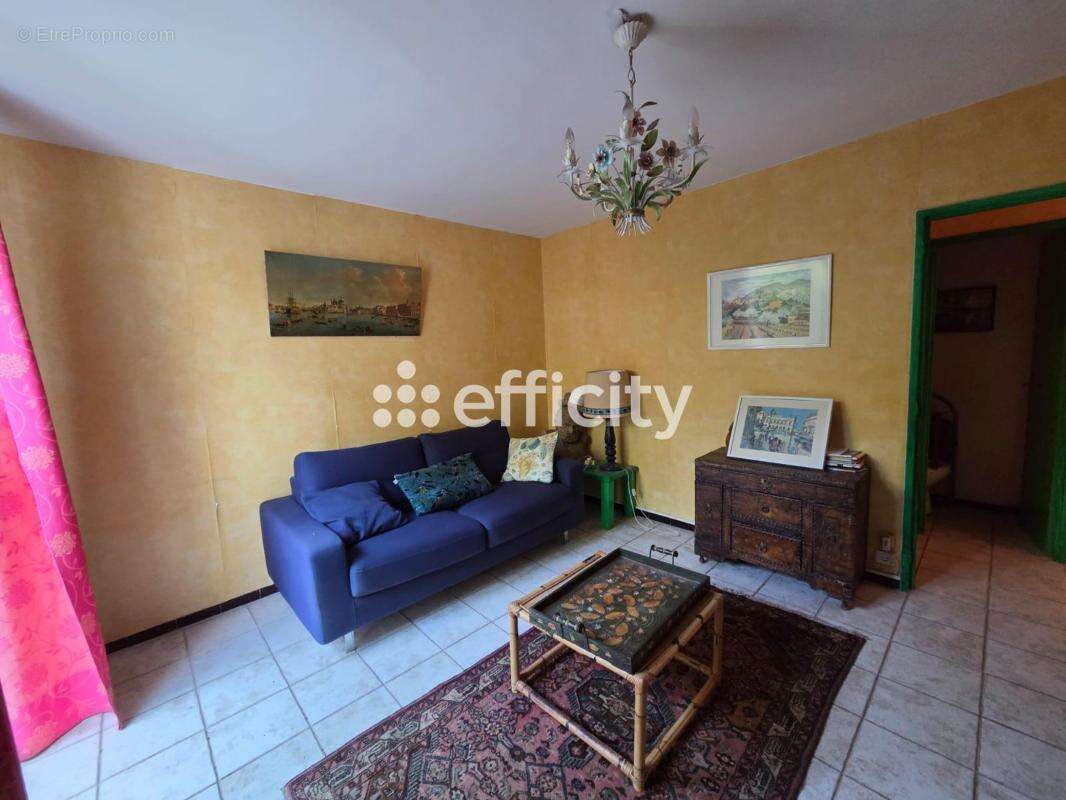 Appartement à SAINT-CYR-SUR-MER
