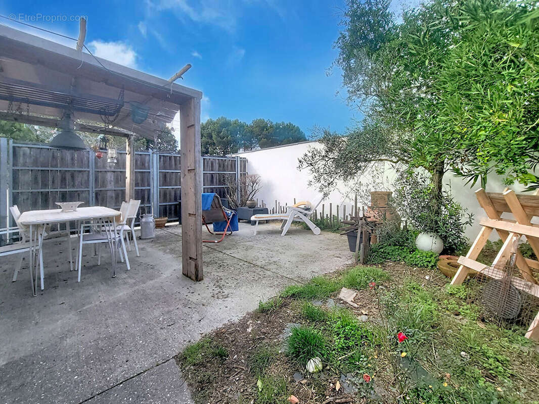 Maison à BLANQUEFORT