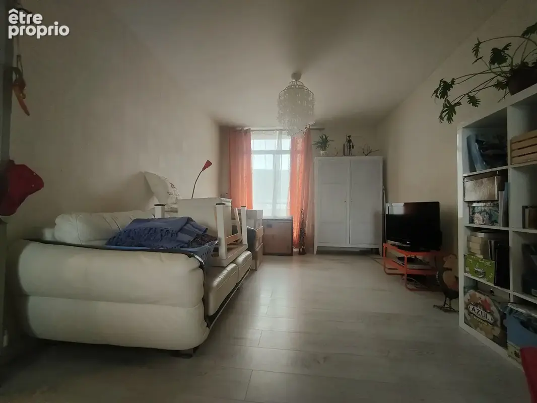 Plein centre ville, appartement  renove de 80 m2 hab avec grand balcon de 10 m2, cave, et garage a velo, proch - photo 4