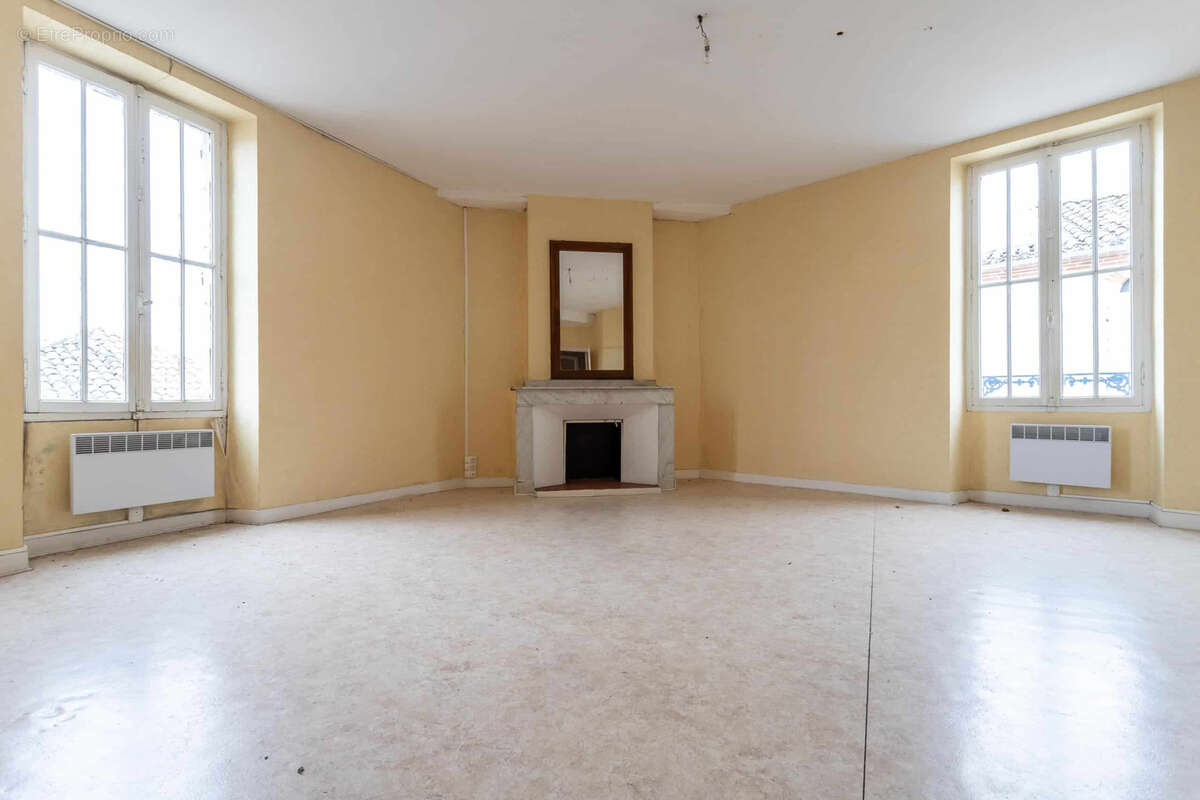 Commercial premises with accommodation - photo 15