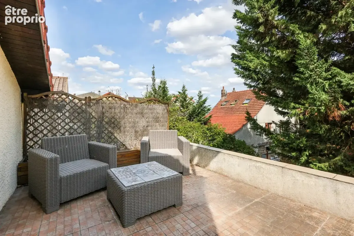 À deux pas du plateau de Gentilly, découvrez un ensemble immobilier rare composé de deux maisons indépendantes sur une même parc - photo 17