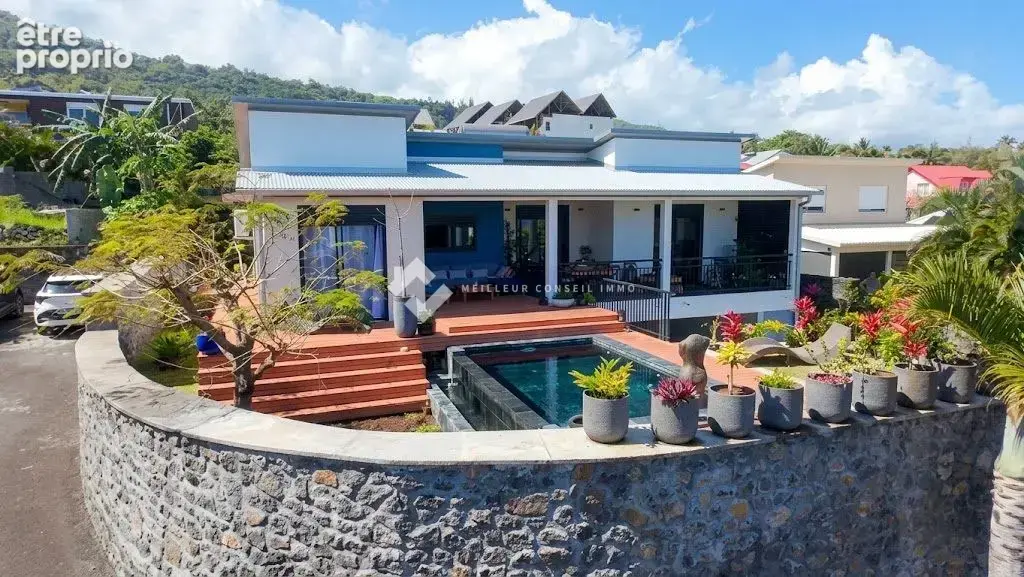 Photo Maison à Saint-Joseph au prix de 745 200€