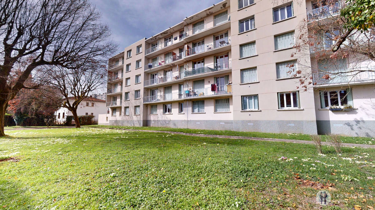 Appartement à SAINT-MARTIN-D'HERES