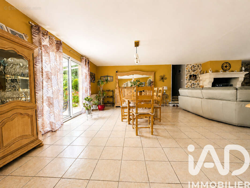 Maison 143 m² à Ambrumesnil  - photo 7