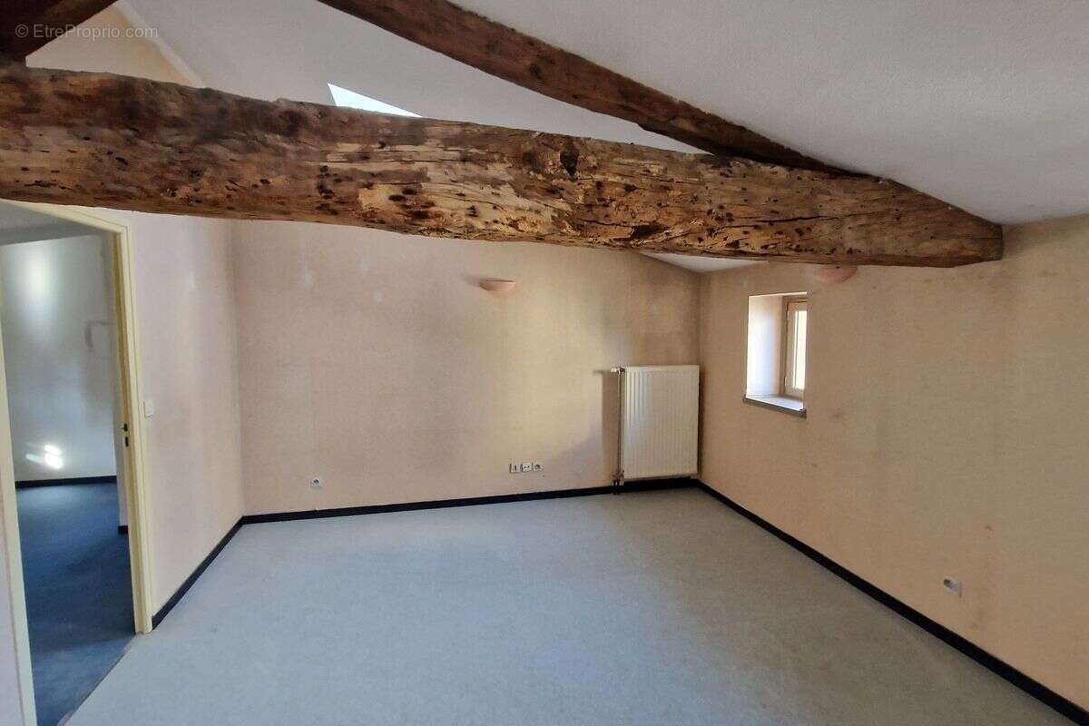 Appartement à L'ARBRESLE