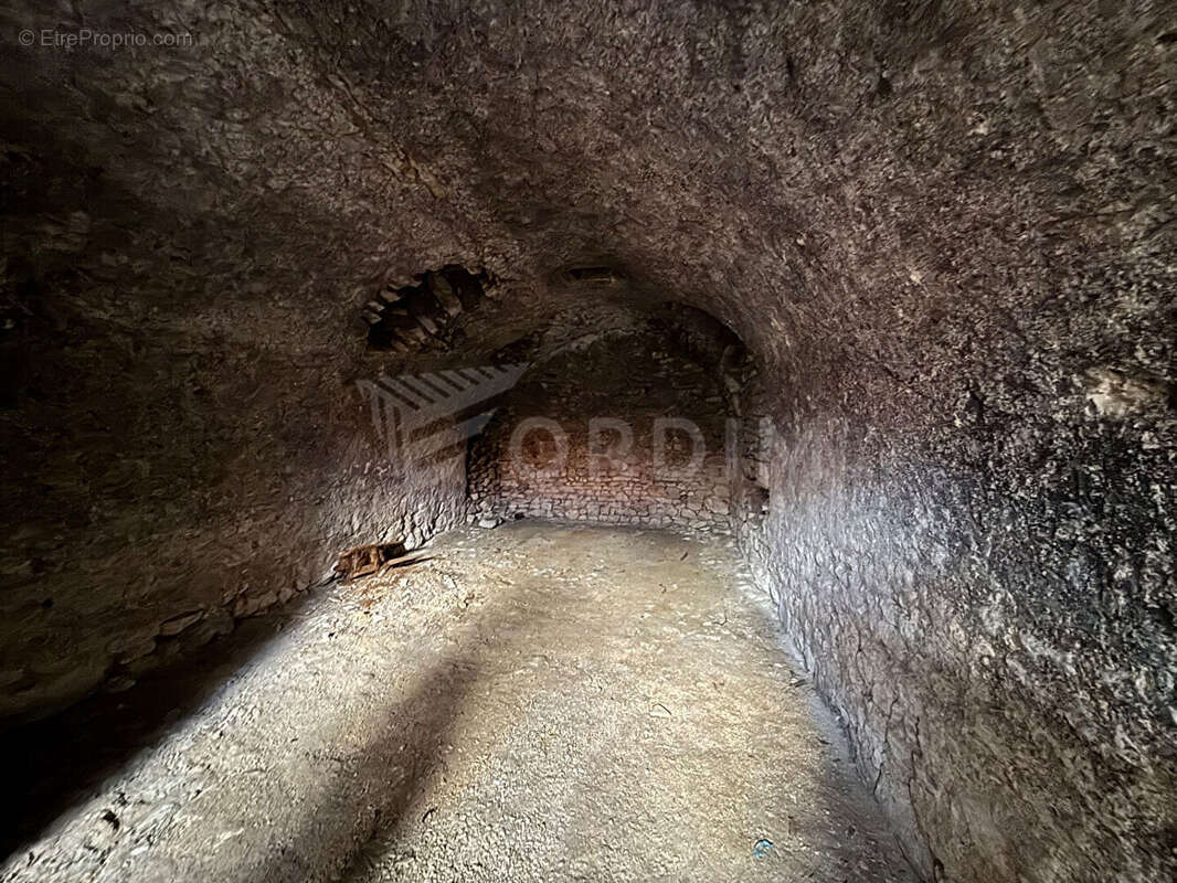 Appartement à EPINEUIL