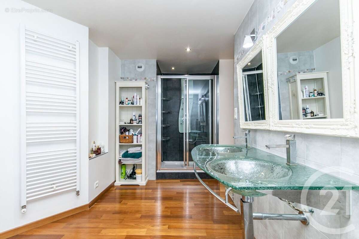 Maison à SAINT-MAUR-DES-FOSSES