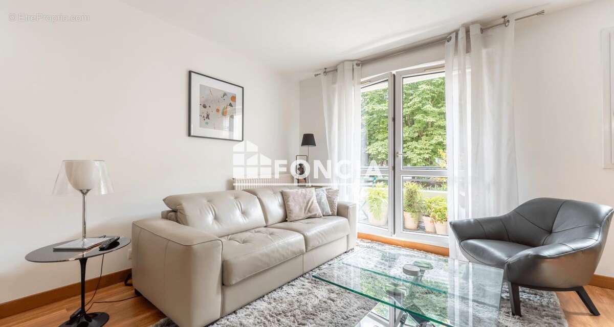 Appartement à FRESNES